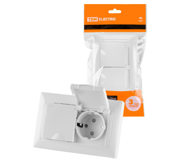 Розетка двойная 2П+З 16А 250В IP44 с защ. шт. с крышкой белая 