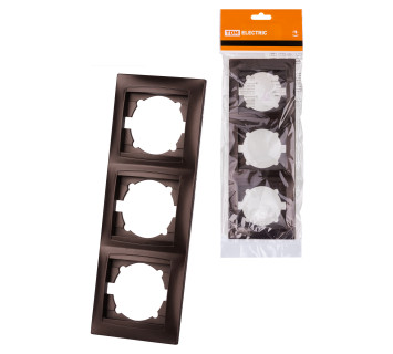 Рамка 3-х постовая вертикальная шоколад 