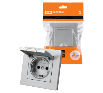 Розетка 2П+З 16А 250В IP44 с защ. шт. с крышкой серебр. металлик 